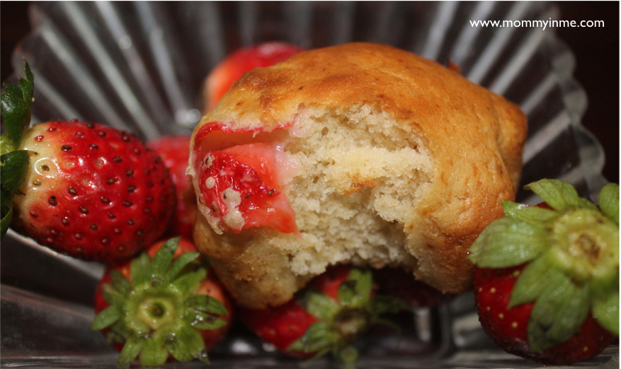 Christmas is round the corner, have you finalized your baking plans? If not, here is a tempting Recipe perfect for Christmas Party - Strawberry Banana Muffins! #muffins #muffinrecipe #strawberrybananamuffin #cake #bake #christmas #eggless