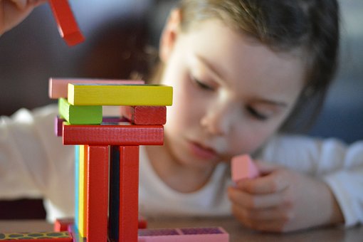 Our preschoolers give us a challenging time when it comes to attention span. But there are ample ways to enhance their concentration by memory games. Read 10 tips to increase concentration in kids #memorygames #concentration #attentionspan #preschoolers #memoryboost #memory #blocks #lego