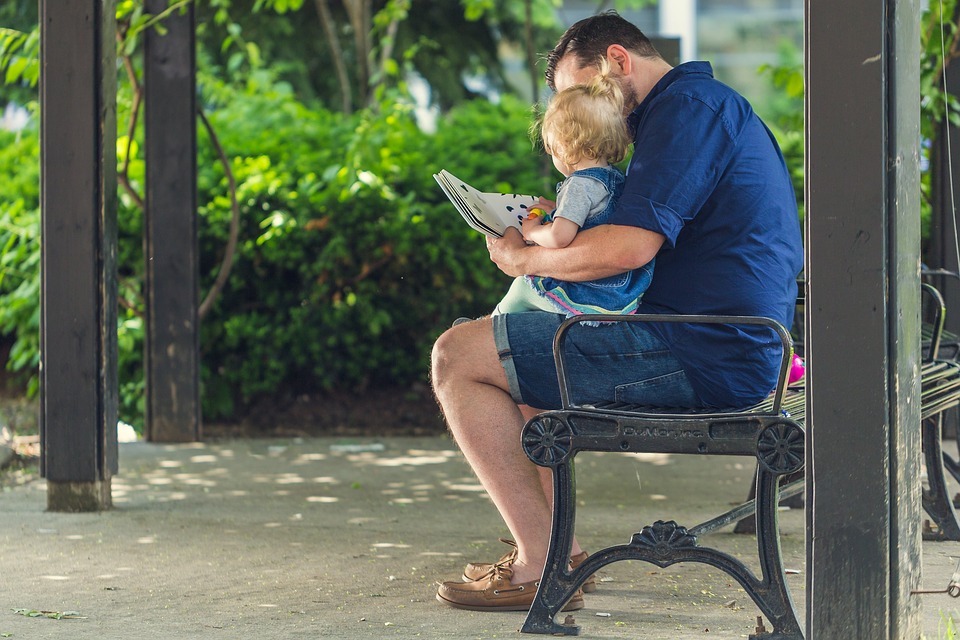 Your child doesn't loves reading? Let's not blame, but let's do a fresh start. There are ample ways to make reading a fun time for kids. Get to know 6 simple tips to help your child love reading books and story books. #storybooks #books #reading #readingbooks #booksforkids #childrensbooks #parentingtips