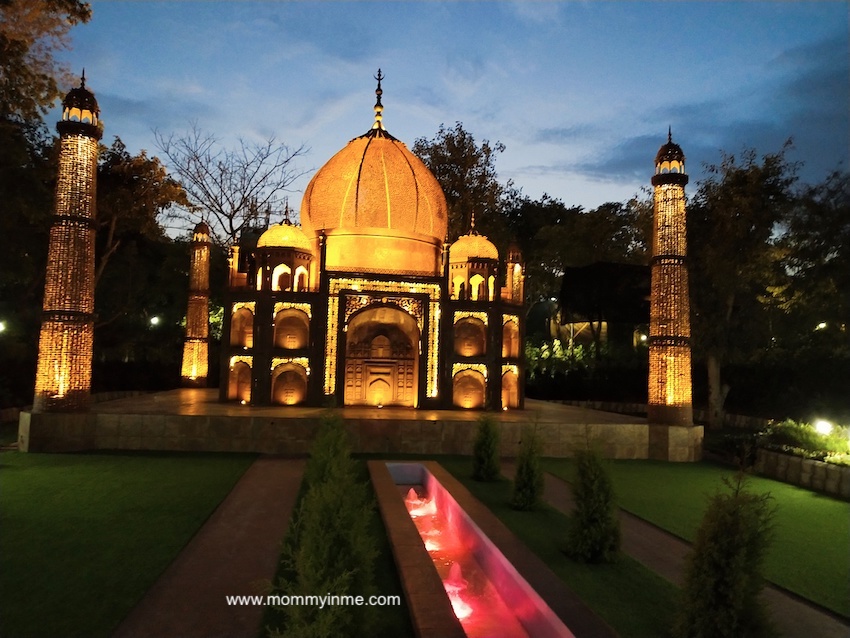 The newly opened Waste to Wonder park in Delhi, which has seven wonders of the world , in Rajiv gandhi Smriti Van, at Hazrat Nizammudin, made out of Industrial scrap is a craze recently. #wastetowonder #sevenwonders #delhipark #SmritiVan #rome #colosseum #Eiffel Tower #scrap #artist #Leaningtower #Pisa #TajMahal #StatueofLiberty #PyramidofGiza #ChristtheRedeemer #mustvisitplacesofDelhi #delhigram #indiagram