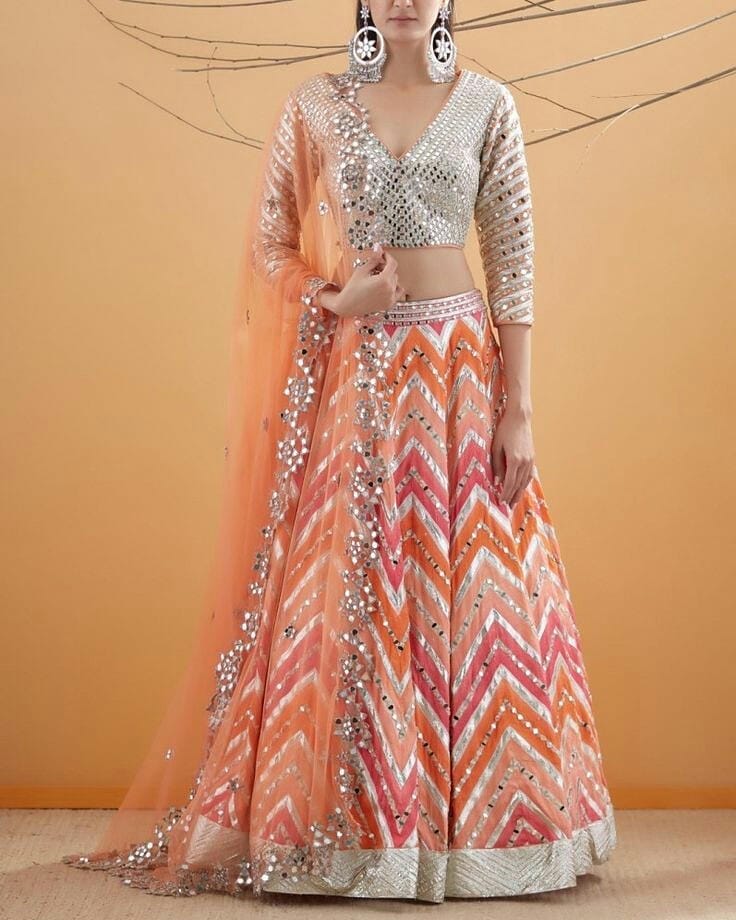 Classy and trendy blouse designs to make your Indian ethnic wear more beautiful #indianwedding #blousedesigns #meesho #ethnicwear #lehanga #trendywear #indianwear