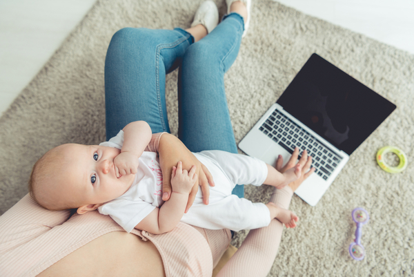 How to be a mompreneur and start your own online business? #Mompreneur #onlinebusiness #shopify #newmom 