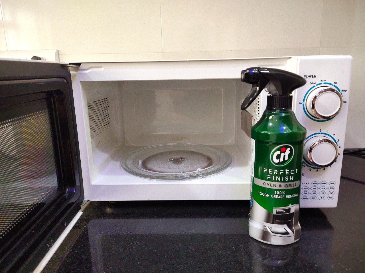 How to clean microwave grills and plates? #Cif #microwavecleaner #cakerecipe